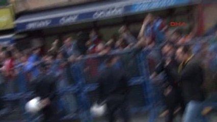 Fenerbahçe Otobüsünün Stada Girişi Sırasında Protesto