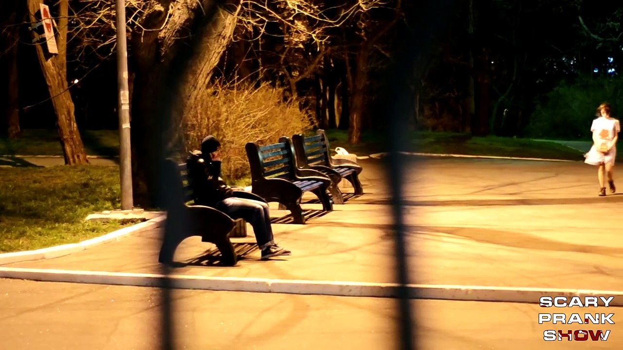 Scary girl prank 4 : run or die!