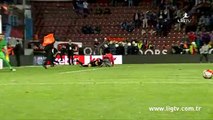 Supporters entered the field and fight with the referee - Trabzonspor vs Fenerbahce