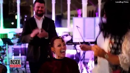 Download Video: Noiva rapa o cabelo no casamento para o seu noivo com cancro terminal