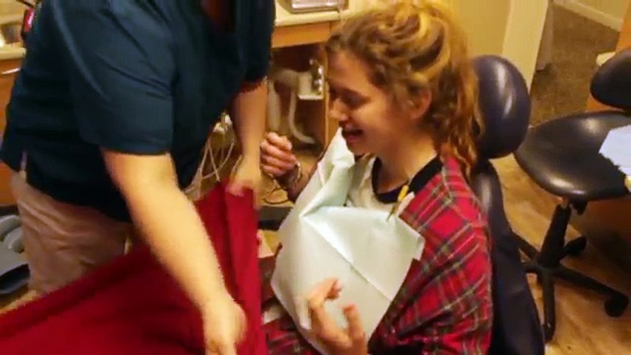 ---Brothers Convince Little Sister of Zombie Apocalypse