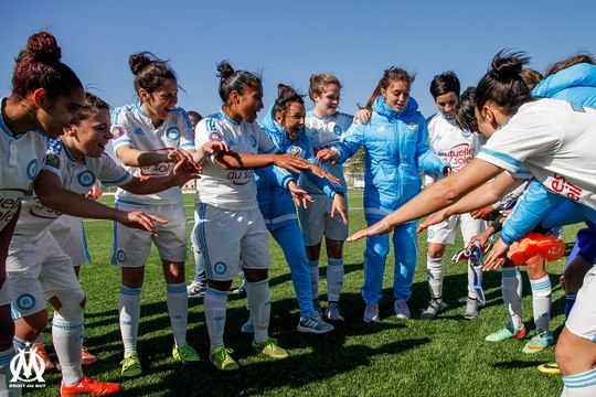 La joie des Olympiennes sur le terrain
