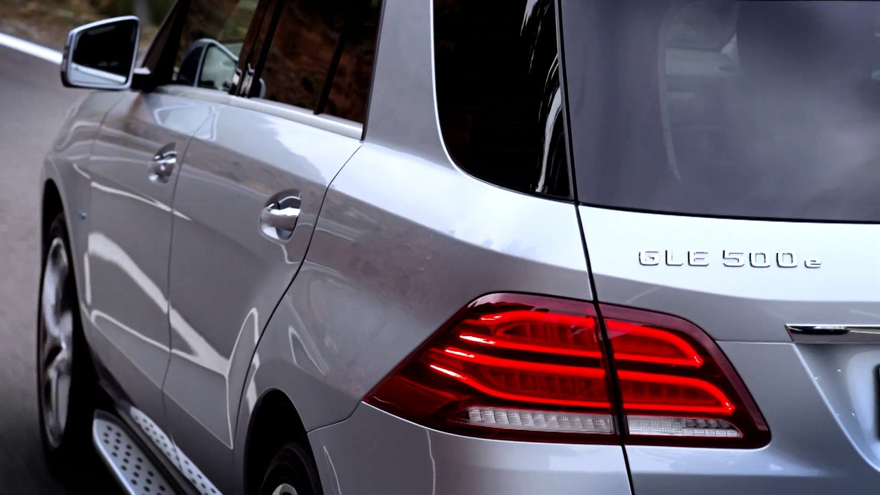 The new Mercedes-Benz GLE Trailer