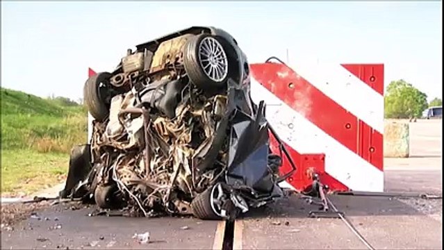 200 km Hızla Kaza Yapan Ford Focus Tost Oluyor