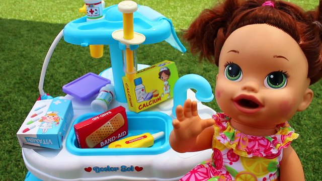 Baby Alive BABY DOCTOR Dr Snackin Sara Doll Check Up Baby Eli Play Hospital Visit Medical Kit Toys