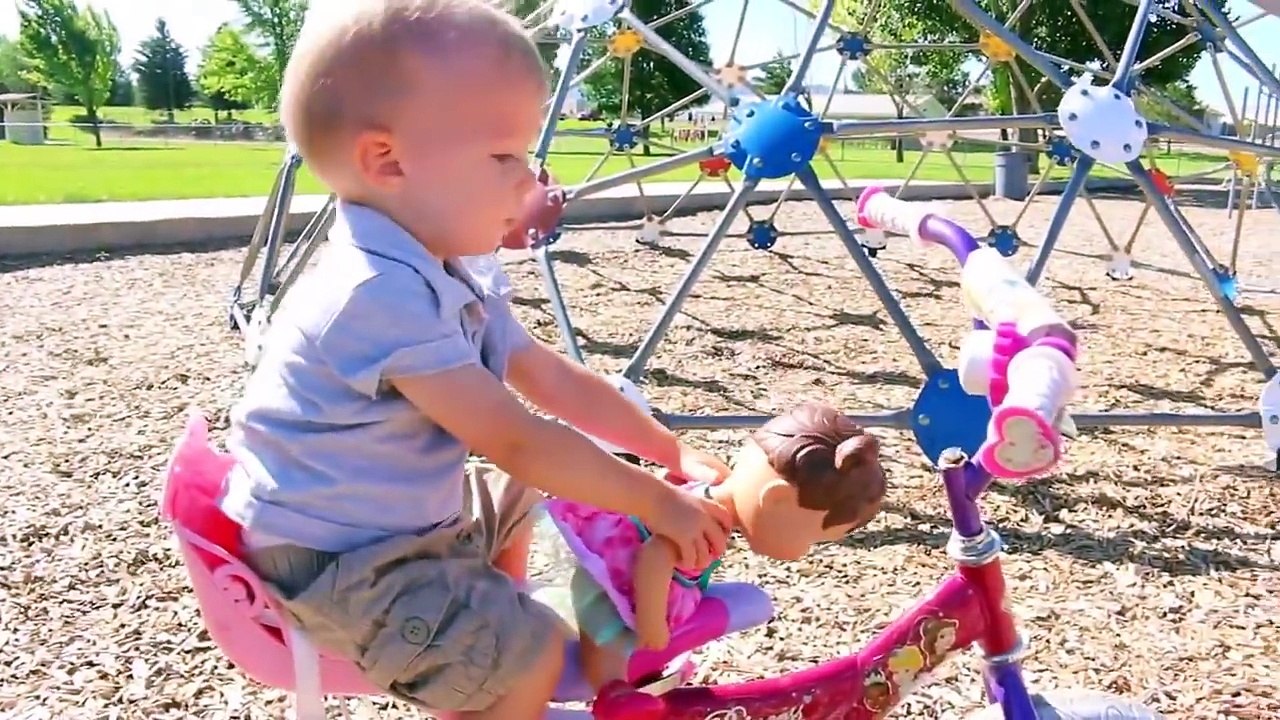 Baby Alive BABY ATTACK Worlds Biggest CRAZY Wild Baby Boy Stroller CRASH Baby Alive Boo Doll