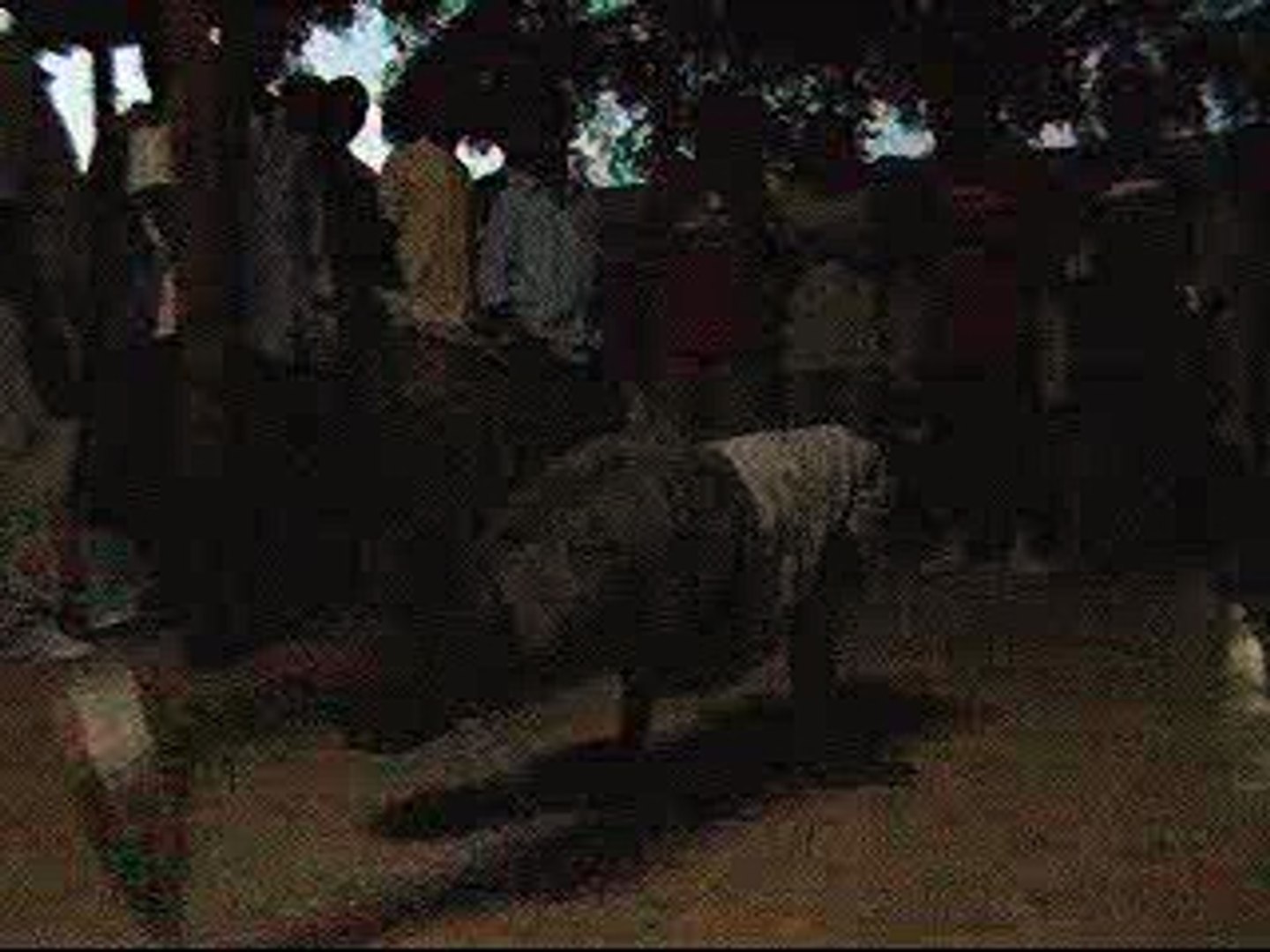 www.edun-live.com - Ugandan Breakdancers 2