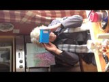 Hilarious Irish Gran Experiences Virtual Reality for the First Time