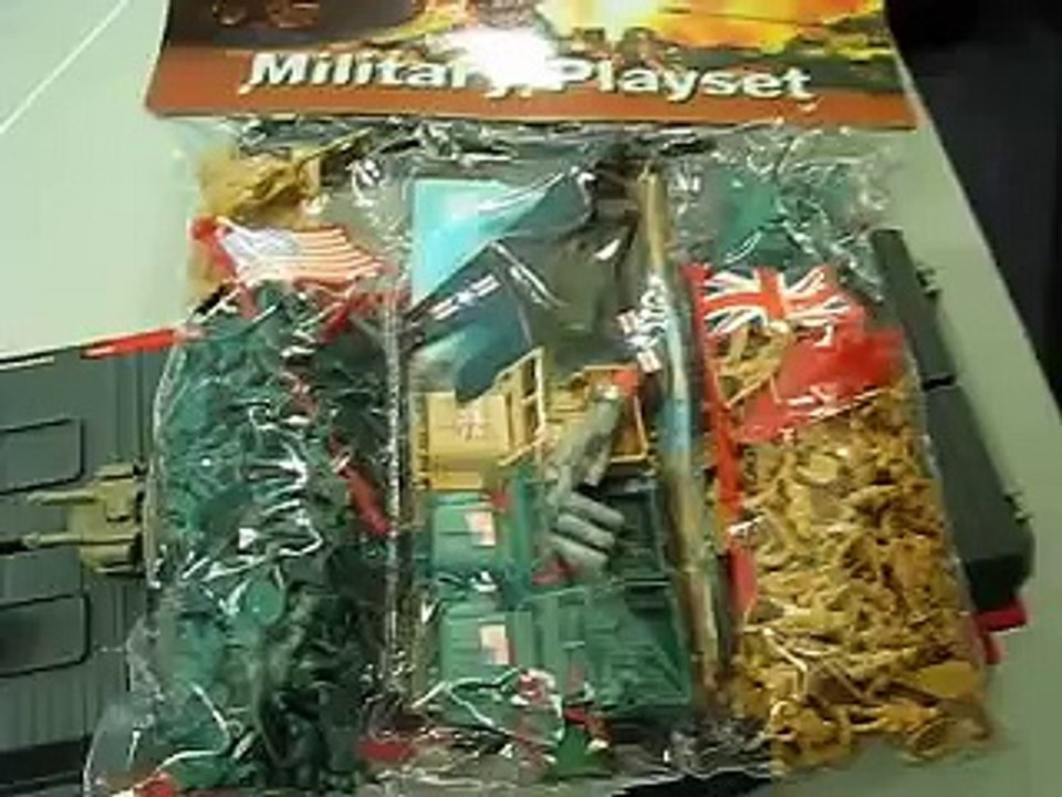 MINI MICRO ARMY MEN GREEN vs GRAY TOY REVIEW!