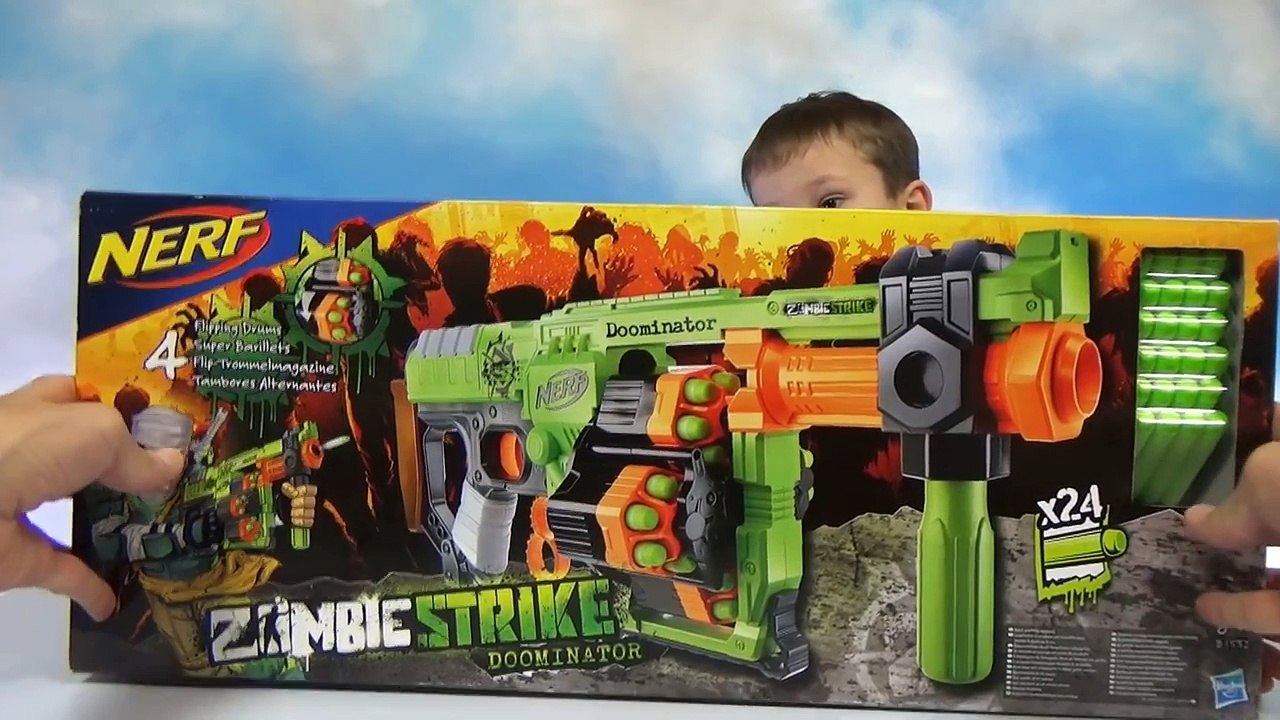 НЕРФ Бластер Зомби Страйк распаковка игрушечного оружия и стреляем по яйцам NERF Zombie Strike
