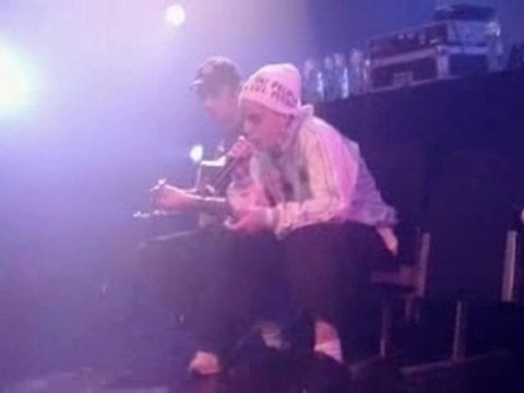 Keny Arkana - Clouée au sol (Live)