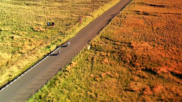 THE GREATEST SHOW ON EARTH ★HD★ 322kmh-200mph Street Race ✔ ISLE of MAN TT