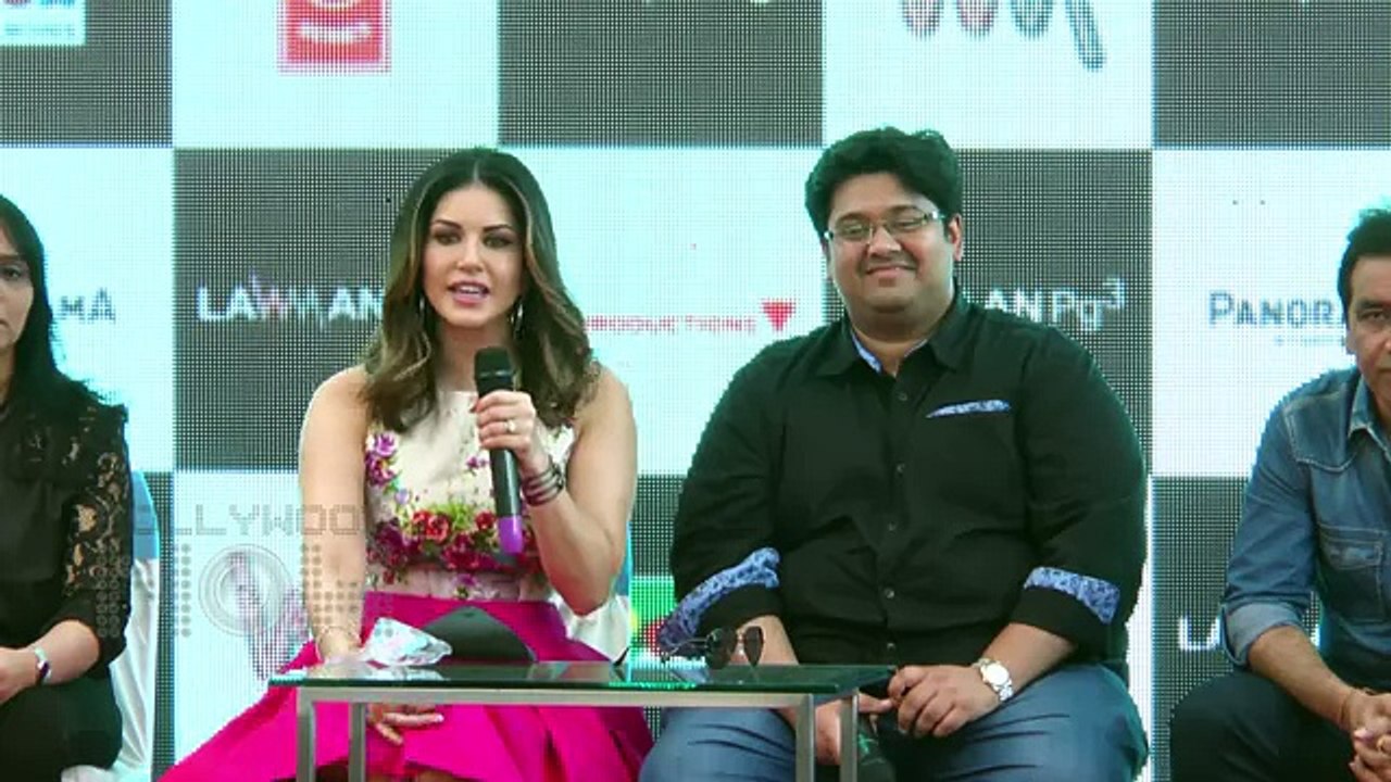 OOPS Sunny Leone Skirt FLIES Wardrobe Malfunction