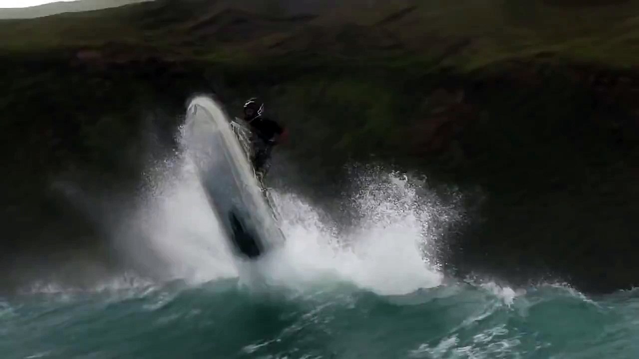Un jet ski percute un drone
