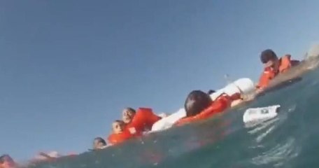 Can pazarını kaydetti... 98 yolcusu olan tekne böyle alabora oldu: 3 ölü