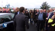 Loi Travail : Macron sifflé et interpellé par des syndicalistes en colère à Issoire