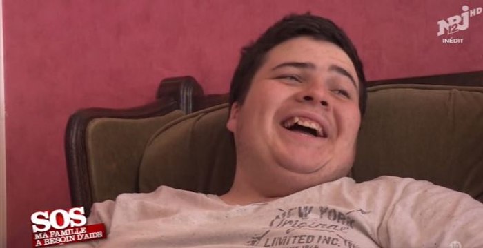 SOS ma famille a besoin d’aide : Un ado en crise humilie sa mère et sa sœur (vidéo)