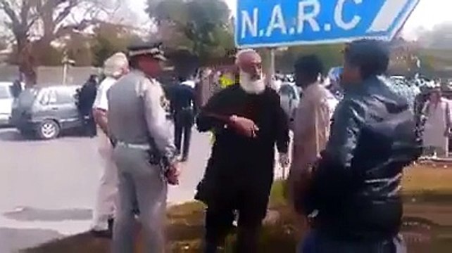 Islamabad: Watch What Citizens Did When City Police Blocked Public Route For VIP Movement