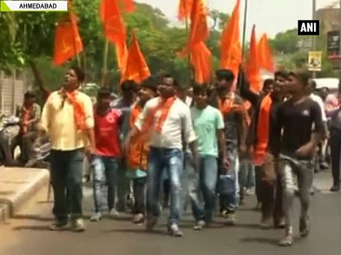Ahmedabad: Shiv Sena workers tear banners of Rahat Fateh Ali Khan's concert