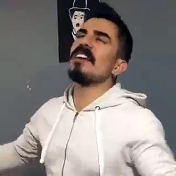 Nasıl Buluyolar Hemen Anlamıyorum Annenin Elf Gözleri-Aykut Elmas Vine