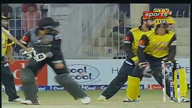 Yasir Shah Abusing Saeed Ajmal In A Live Match Pakistan Cup 2016