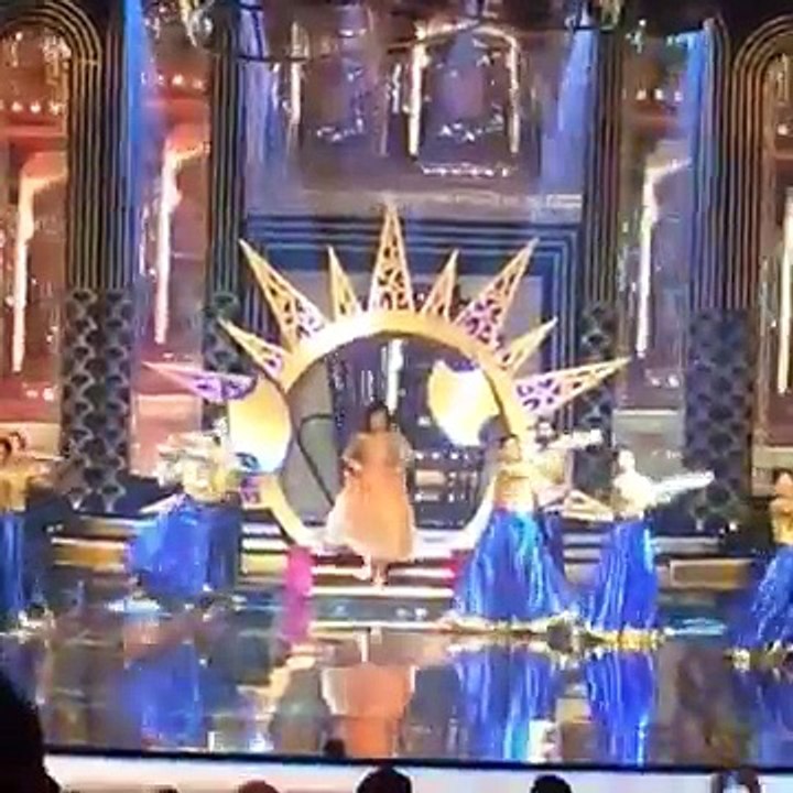 Sohai Ali Abro performing at Hum Awards 2016 happening right now in Karachi