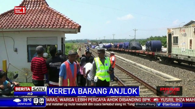 Kereta Barang Anjlok di Daerah Batang