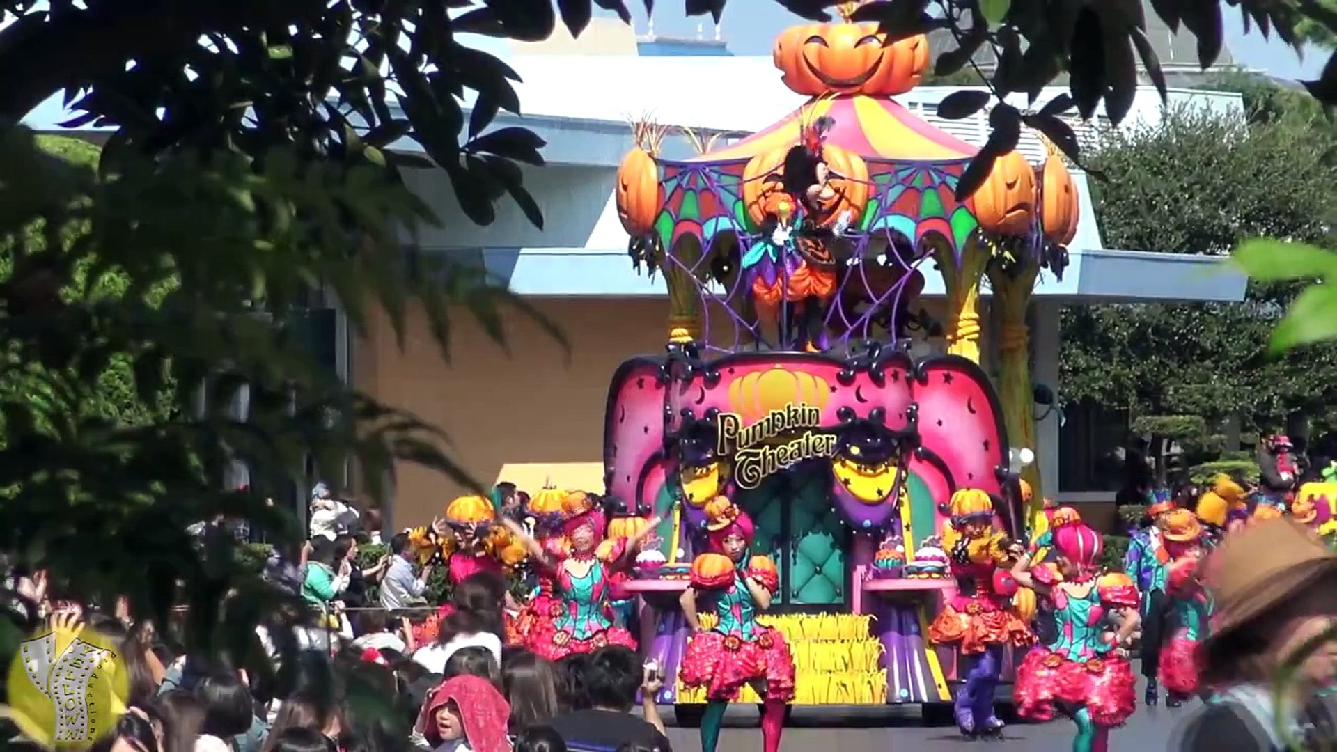 ⁣Tokyo Disneyland Travel Guide