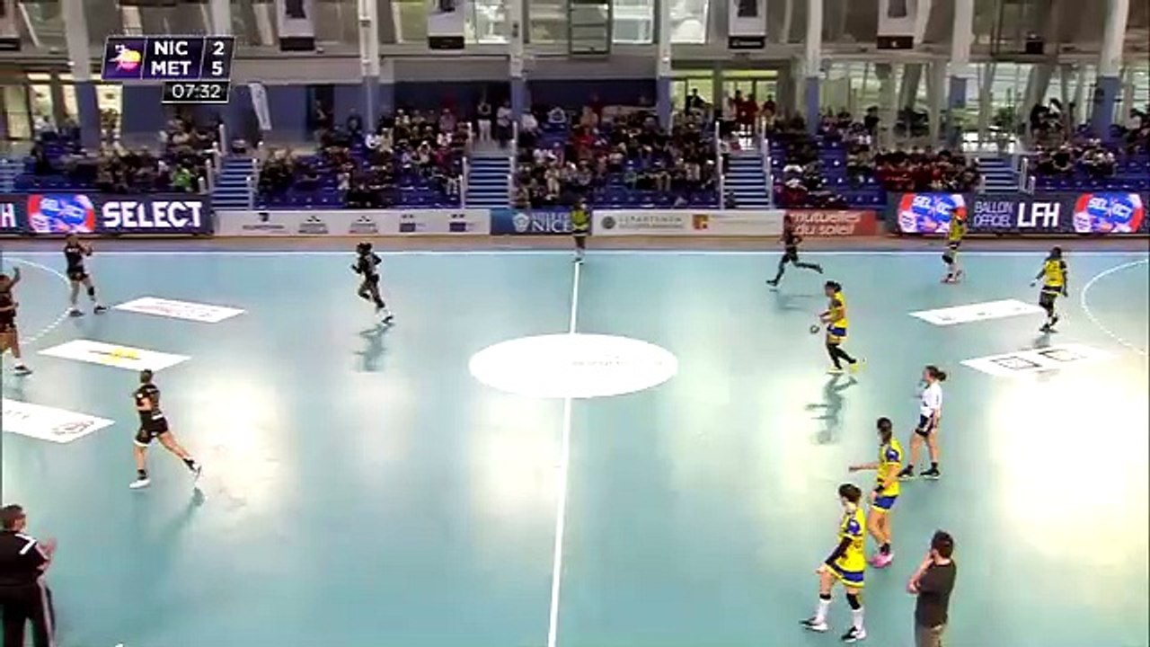 La magnifique roucoulette de Samira Rocha avec Nice (playoffs)