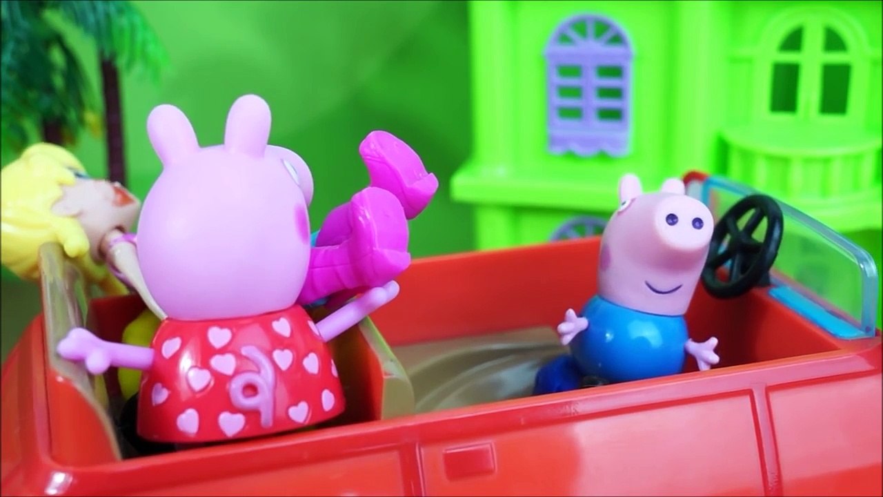 Pig George da Família Peppa Pig Leva Polly na Doutora Brinquedos! Novelinha em Portugues