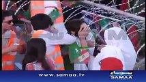 PTI jalse mein khawateen kay sath badsulooki ( humiliation of woman in PTI jalsa )