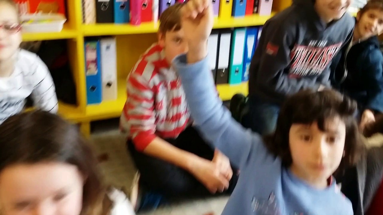 Les enfants de l'école Gérard Philippe d'Amfreville la mi-voie