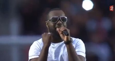 Maitre Gims hué au Stade de France