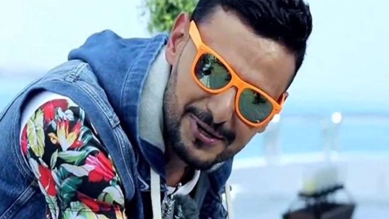 خبر محزن عن رامز جلال وتعرف علي زوجته واخيه الفنان المشهور