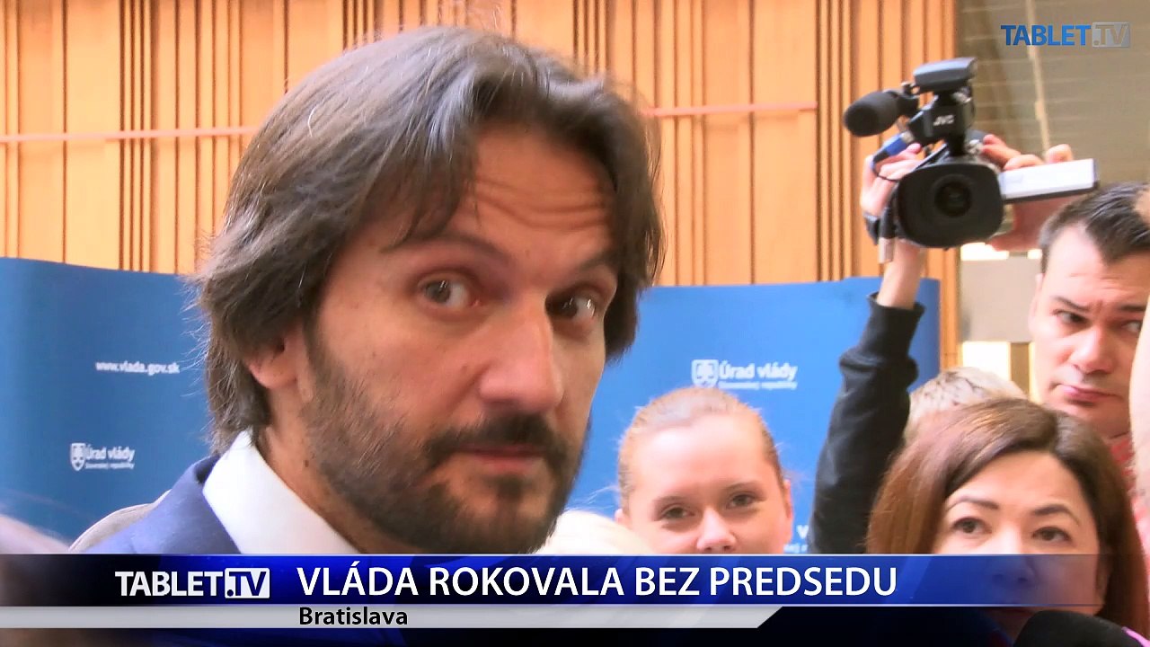 Premiér už prijíma návštevy, je stále na ARO