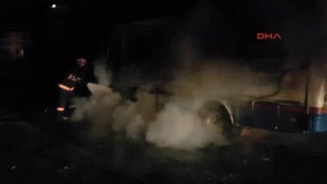 Sakarya Pamukova da Midibüs Seyir Halinde Alev Aldı