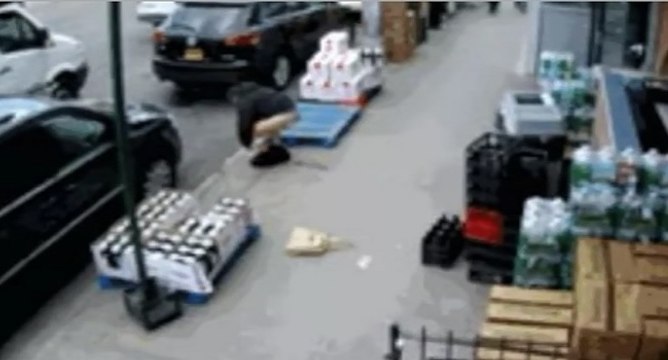 Un homme victime de diarrhée explosive dans la rue à New-York