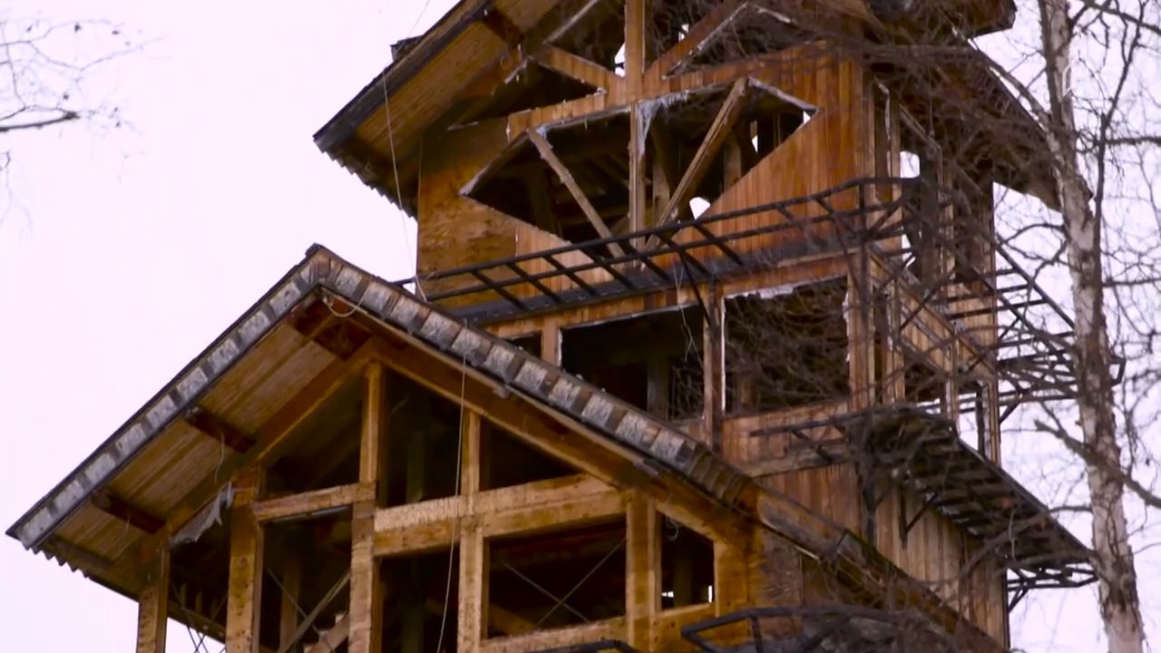 Magnifique cabane de 55 mètres de haut en Alaska