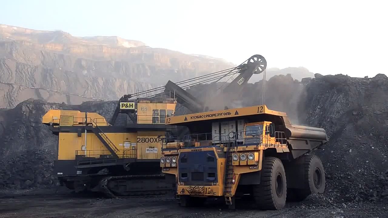 'БЕЛАЗ 75600'   Самый большой грузовик в мире