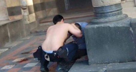 Kilis'te Roket Patlamasında Yaralıya Yardım Eden Polise Ödül