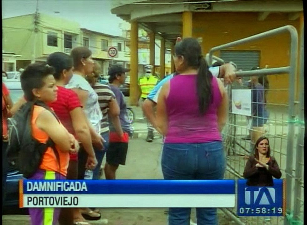 Desesperación en los damnificados por no poder ingresar a sus casas