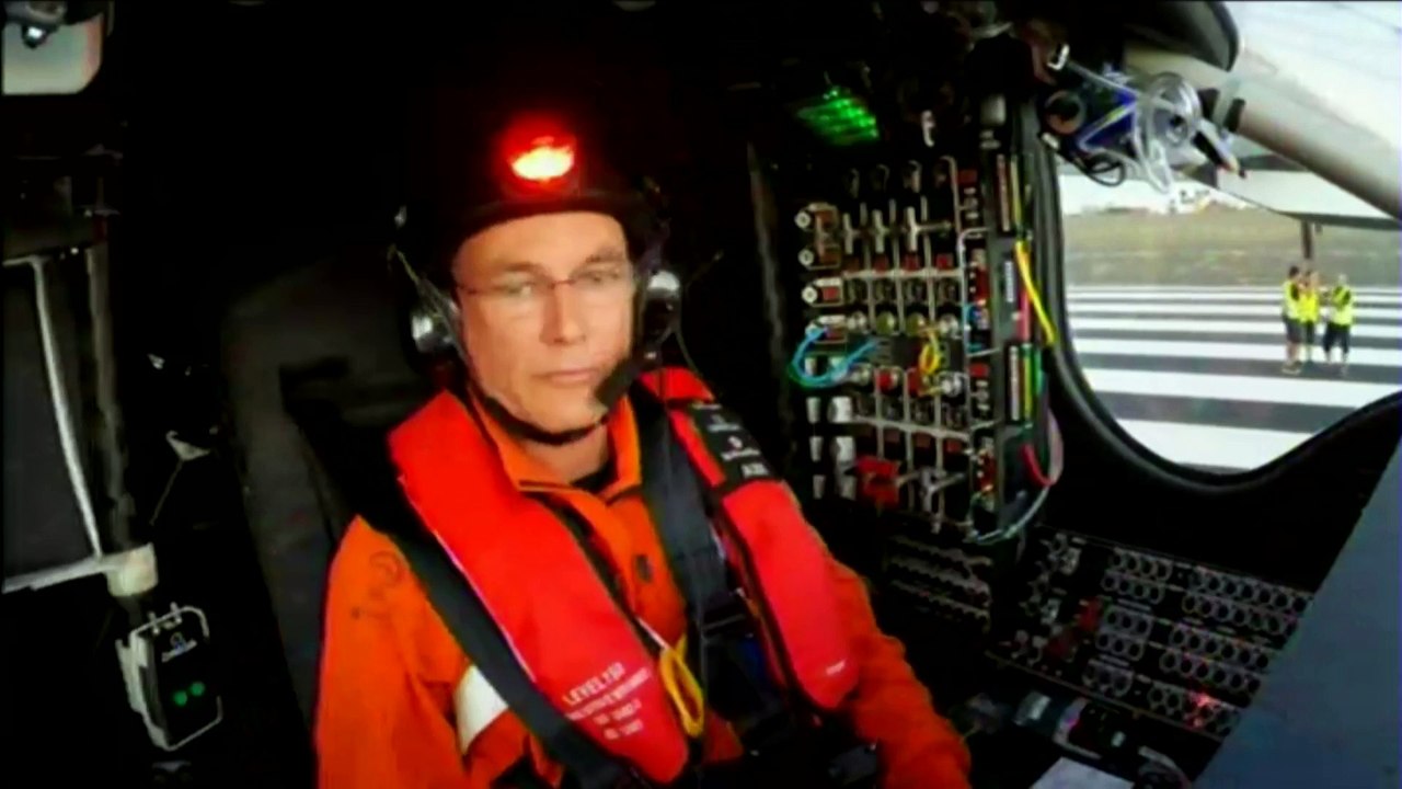 Solar Impulse Airplane - Landing In Mountain View