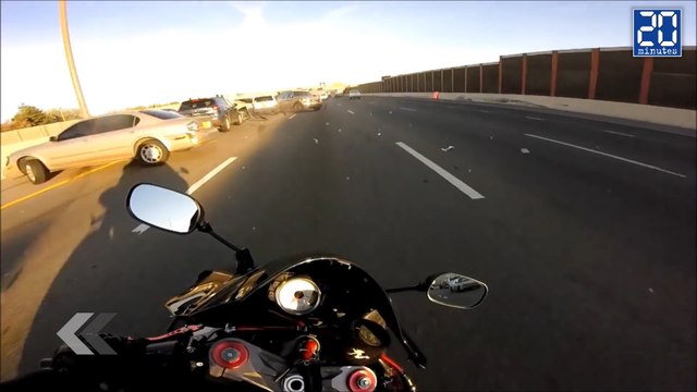 Il évite de justesse un accrochage en moto ! Le Rewind du 25 Avril.