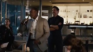 Тони Старк пытается поднять молот Тора в новом видео Мстители: Эра Альтрона