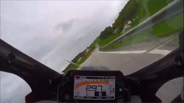 Une course de côte moto hyper rapide en Yamaha R1