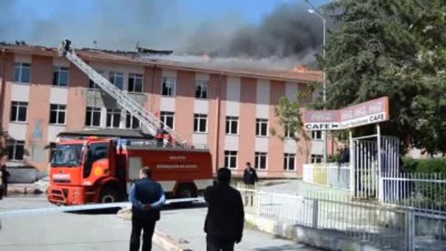 Eski Devlet Hastanesi Çatısında Yangın