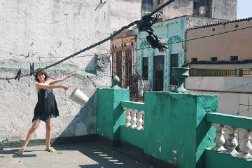 Úrsula Corberó celebra sus 700K seguidores con una foto