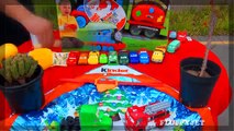 2 Kinder Sorpresa Maxi Huevos Unboxing De Navidad Juguetes De Kinder Santa Disney Pixar Cars McQueen McMissile | HD