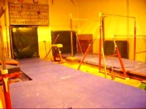 Lucien rondade flip salto