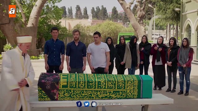 Kırgın Çiçekler 43.Bölüm - Götürmeyin annemi, ne olur götürmeyin…